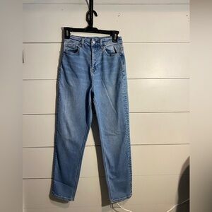 Women’s blue American Eagle stretch jeans